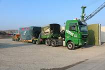 Spedition Kübler MAN TGX V8 Schwerlastsattelzug am 20.10.18 beim Tag der offenen Tür in neuem Schwerlastzentrum im Mannheimer Hafen 