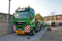 Spedition Kübler MAN TGX V8 Schwerlastsattelzug am 20.10.18 beim Tag der offenen Tür in neuem Schwerlastzentrum im Mannheimer Hafen 