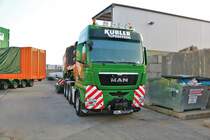 Spedition Kübler MAN TGX V8 Schwerlastsattelzug am 20.10.18 beim Tag der offenen Tür in neuem Schwerlastzentrum im Mannheimer Hafen 