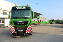 Spedition Kübler MAN TGX V8 Schwerlastsattelzug mit Kesslbrücke am 20.10.18 beim Tag der offenen Tür in neuem Schwerlastzentrum im Mannheimer Hafen 