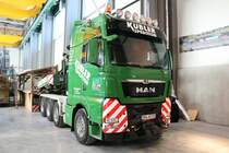 Spedition Kübler MAN TGX V8 Schwerlastzugmaschine mit Schwerlastbar hinten dran am 20.10.18 beim Tag der offenen Tür in neuem Schwerlastzentrum im Mannheimer Hafen 