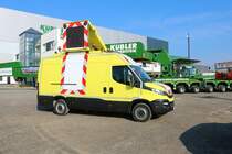 Spedition Kübler IVECO Daily Schwertransport Begleitfahrzeug am 20.10.18 beim Tag der offenen Tür in neuem Schwerlastzentrum im Mannheimer Hafen 