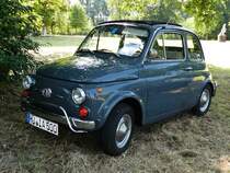=Fiat 500, ausgestellt bei Blech & Barock im Juli 2018 auf dem Gelände von Schloß Fasanerie bei Eichenzell