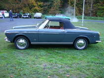 Profilansicht eines Fiat 1500 Spider. 1963 - 1966. Oldtimertreffen  Schwarzwaldhaus  in Mettmann am 21.10.2018.