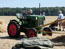 =11er Deutz steht bereit zur nächsten Dreschvorführung am Baiersröder Hof im August 2018
