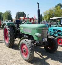 =Fendt Farmer 3 S, gesehen am Baiersröder Hof im August 2018