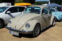 =VW Käfer 1300, gesehen am Baiersröder Hof im August 2018