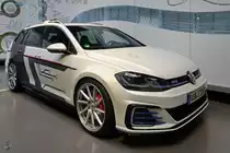 Ein VW Golf VII in der Elektroversion Anfang August 2018 im August Horch Museum Zwickau.