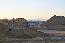 Kolb CAT 349E am 17.11.18 in Bad Vilbel per Zoom fotografiert 