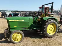 =John Deere 100, steht am Baiersröder Hof im August 2018