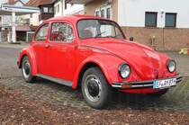 =VW Käfer steht in 11-2018 in Petersberg