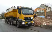 =MB Arocs von  weider-erdarbeiten  eingesetzt auf einer Baustelle in Petersberg-Marbach im November 2018