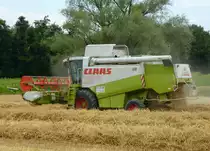 Mähdrescher Claas Lexion 450 bei der Getreideernte, Juli 2018