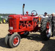 =Farmall M, ausgestellt am Baiersröder Hof im August 2018