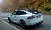 Tesla Model X in Zürich-Hottingen. Foto: November 2018.