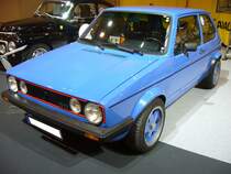 VW Golf 1 MK2 GTI aus dem Modelljahr 1983. Der quer eingebaute Vierzylinderreihenmotor hat in diesem Modell einen Hubraum von 1588 cm³ und leistet 110 PS. Essen-Motor-Show am 04.12.2018.