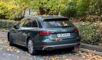 2016-er Audi RS4 Avant in grün (Rückansicht) in Zürich-Hottingen am 09.11.2018.