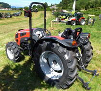 Valpadana 1550GE, Schmalspurtraktor der 1935 gegründeten italienischen Traktorenfabrik, Glottertäler Schleppertreffen, Juli 2017