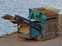 Ein Förderband (?) mit Kettenantrieb Ende Juli 2018 in Antwerpen.