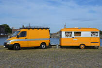 Ein Mercedes-Benz Sprinter mit Wohnwagen parkte Ende Juli 2018 in Antwerpen.
