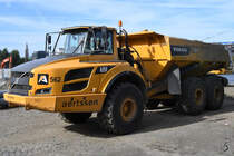 Ein knickgelenkter Muldenkipper A35F von Volvo stand Ende Juli 2018 auf einer Baustelle in Antwerpen.