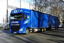 DAF XF mit Tandem -Hängerzug von 'KKK -Spedition Kliese', Berlin -Charlottenburg im Dezember 2018.