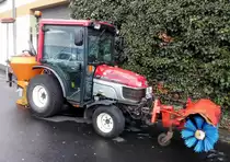 =Yanmar EF 230 steht mit Winterausrüstung im Dezember 2018 in Kassel