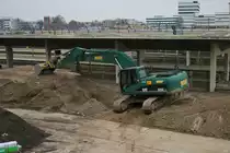 CAT 325C am 15.12.18 in Heidelberg Hauptbahnhof 