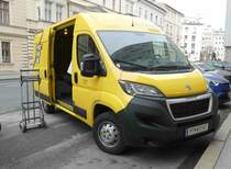 =Peugeot Boxer der österreichischen Post auf Zustelltour in Salzburg, 12-2018