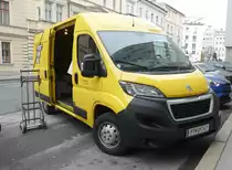 =Peugeot Boxer der österreichischen Post auf Zustelltour in Salzburg, 12-2018