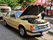 =Opel Commodore C Berlina, ausgestellt beim Hünfelder Stadtfest, 08-2018