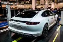 Porsche Panamera Rückansicht. Foto: Auto Zürich, November 2018.