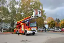 Feuerwehr Langen (Hessen) MAN TGM DLK 23/12 (Florian Langen 1/30) am 02.11.18 bei einen Fototermin