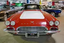 Chevrolet Corvette C1 von 1961 in der Retro Car Show im Einkaufszentrum  Piterlend  in St. Petersburg, 17.2.18