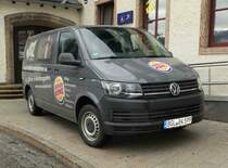 =VW T 6 von BURGER KING steht am HBF in Berchtesgaden im Dezember 2018