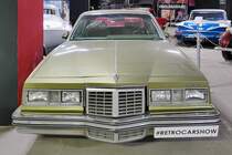 Pontiac Grand Prix von 1979 in der Retro Car Show im Einkaufszentrum  Piterlend  in St. Petersburg, 17.2.18 