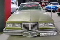Pontiac Grand Prix von 1979 in der Retro Car Show im Einkaufszentrum  Piterlend  in St. Petersburg, 17.2.18 