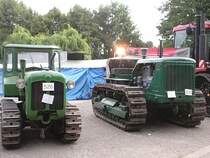 2 in der DDR gelaufene Raupenschlepper in Markleeberg 2007.Links die KS07 und rechts die russ.T100