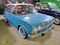 Lada WAS-2103 in der Retro Car Show im Einkaufszentrum  Piterlend  in St. Petersburg, 17.2.18