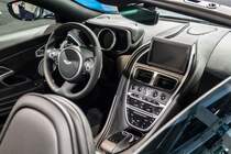 2018-er Aston Martin Vantage (Interior), ausgestellt auf der Auto Zürich, November 2018.