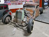 Ford Model 48 Pickup als Hot Rod von 1936 in der Retro Car Show im Einkaufszentrum  Piterlend  in St. Petersburg, 17.2.18 