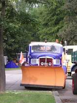 H6 Kipper mit Winterdienstausr�stung beim Bulldogtreffen in Markleeberg 2007