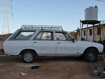 Ein Peugeot 504 Kombi Mitte Dezember 2018 auf der Sinai-Halbinsel.