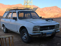 Ein Peugeot 504 Kombi Mitte Dezember 2018 auf der Sinai-Halbinsel.