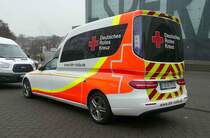 =MB C-Klasse als Krankentransportfahrzeug des DRK KV Fulda steht auf der Präsentationsfläche des Hotels Esperanto anl. des Osthessischen Gesundheitstages in Fulda, 02-2019