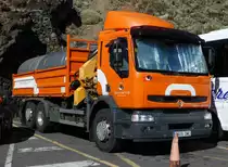 =Renault des Betreibers der Teideseilbahn steht im Januar 2019 an der Talstation