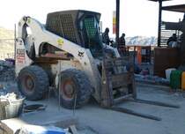 =Bobcat A 300 - Kompaktlader steht an der Teide-Talstation im Januar 2019