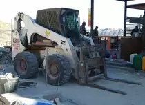 =Bobcat A 300 - Kompaktlader steht an der Teide-Talstation im Januar 2019