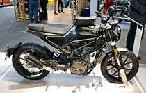 Husqvarna Svartpilen 401 (Street). 1-Zylinder. 4-Takt Motor mit 373ccm und 43PS bei 9000U/min. Foto: Berliner Motorrad Tage, BMT, 08.02.2019