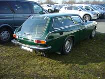 Heckansicht eines Volvo P1800ES. Besucherparkplatz der Zentralhallen Hamm am 23.02.2019.